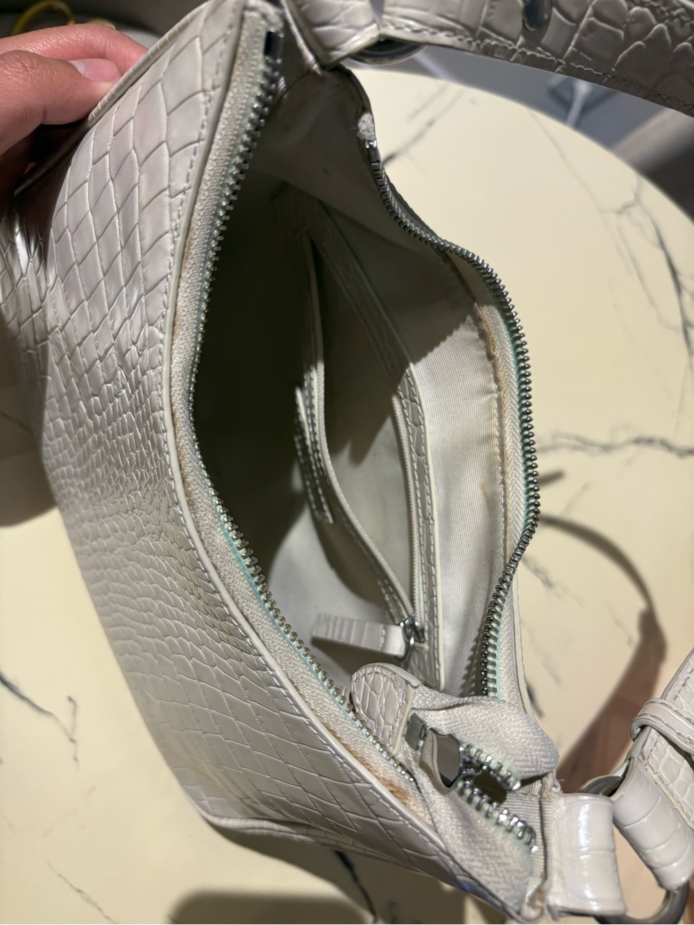 Croc-Embossed Shoulder Bag in Cream - Picture 4 of 8